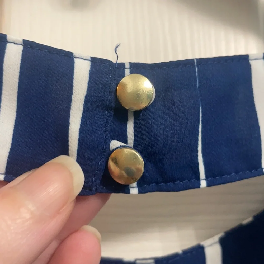 Banana republic blue blouse - Picture 3 of 5